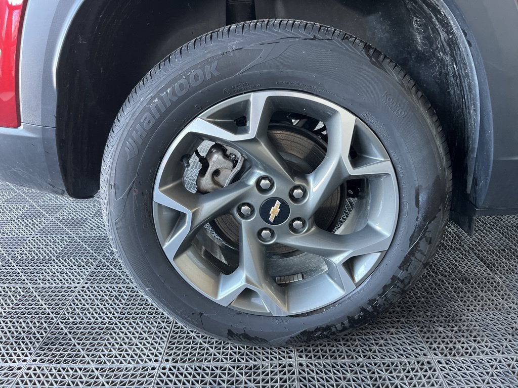 Used 2025 Chevrolet Trax LT w/ Driver Confidence Package FWD image 27
