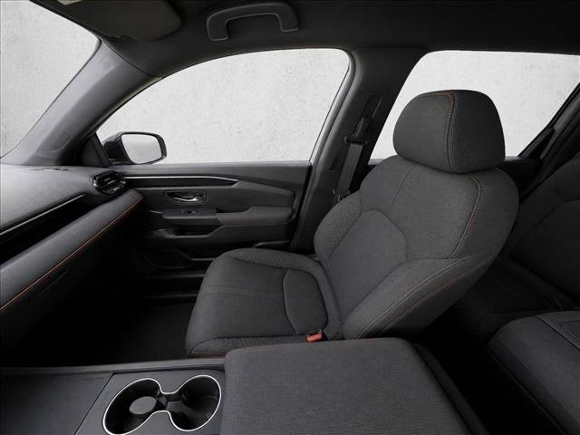 Used 2025 Honda Pilot Sport image 11