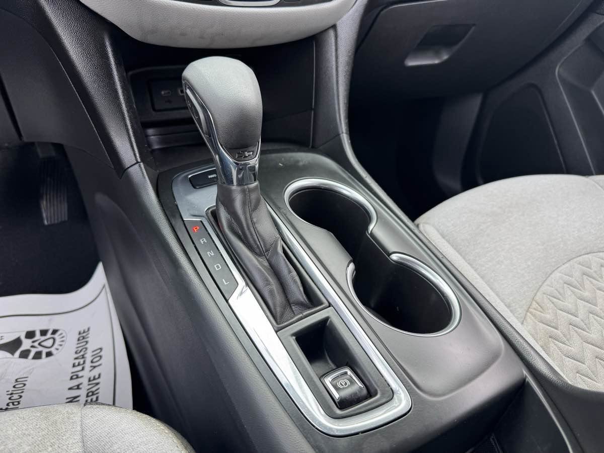 Used 2022 Chevrolet Equinox LS w/ LPO, Floor Liner Package AWD/4WD image 11