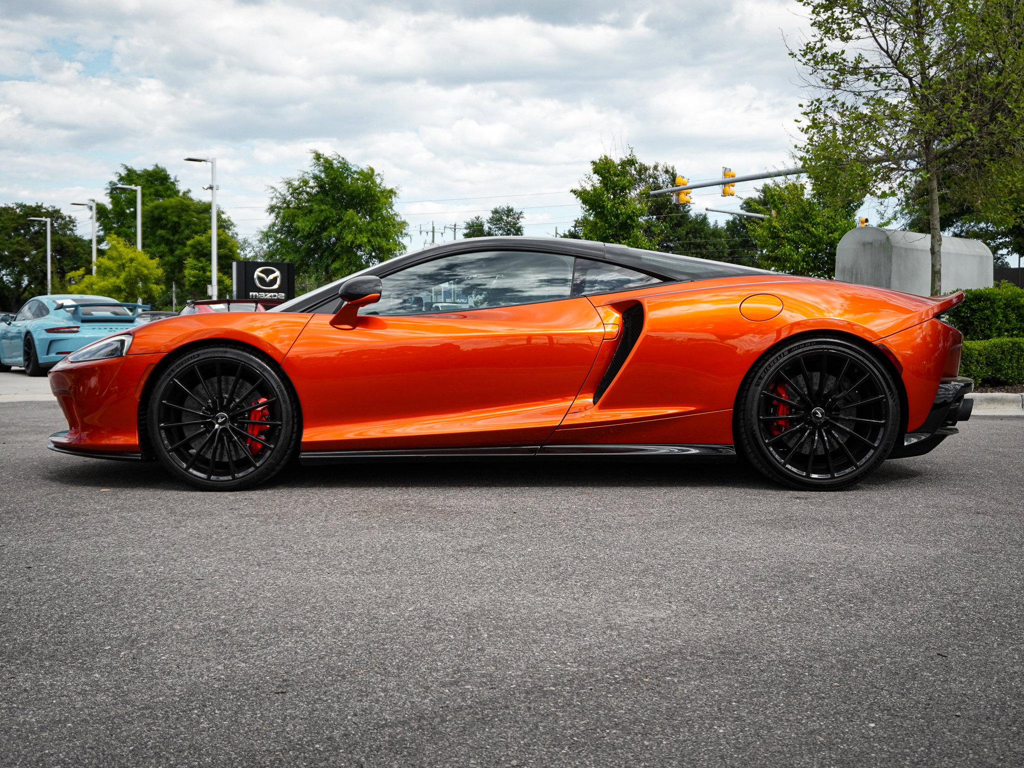 Used 2022 McLaren GT RWD image 9