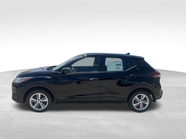 New 2025 Nissan Kicks Play S image 2
