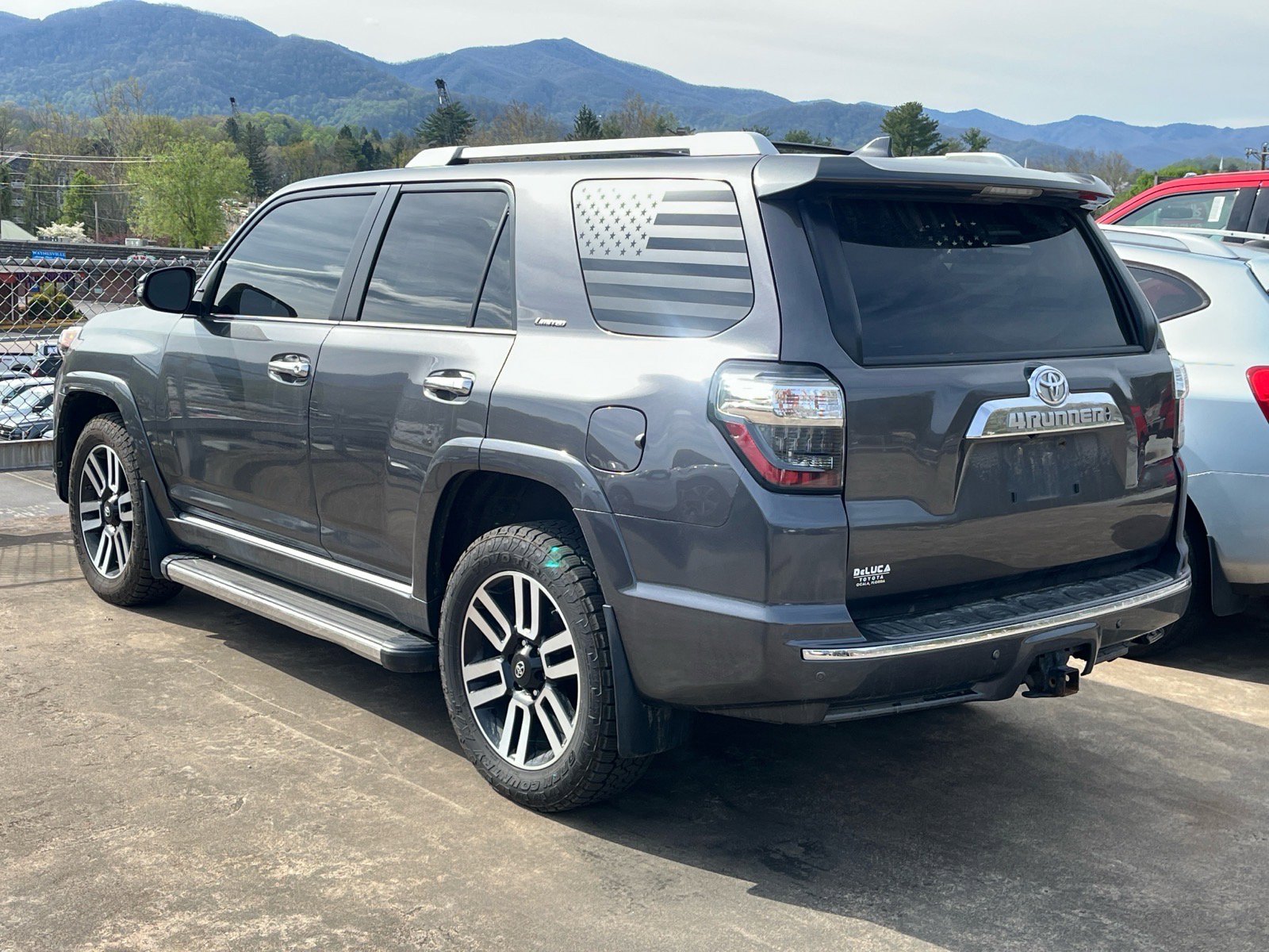 Used 2016 Toyota 4Runner Limited AWD/4WD image 3