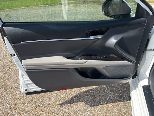 Used 2022 Toyota Camry SE image 14