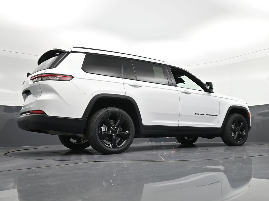 Used 2023 Jeep Grand Cherokee L Laredo AWD/4WD image 18