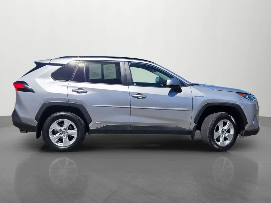 Used 2020 Toyota RAV4 XLE w/ XLE Grade Weather Package AWD/4WD image 7