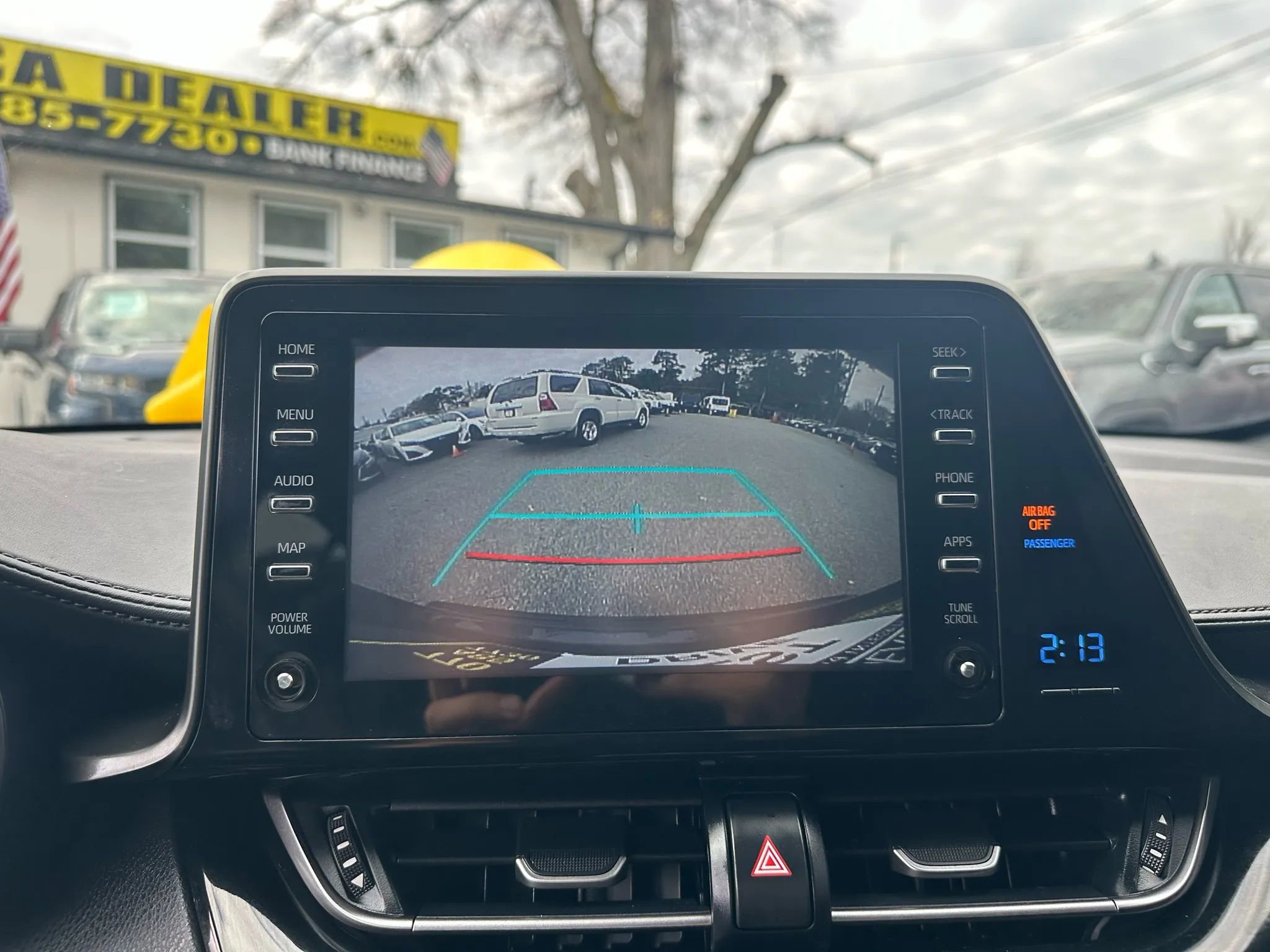 Used 2019 Toyota C-HR LE image 23