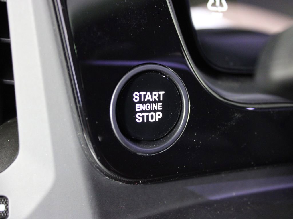 Certified 2026 Porsche Cayenne Coupe image 21