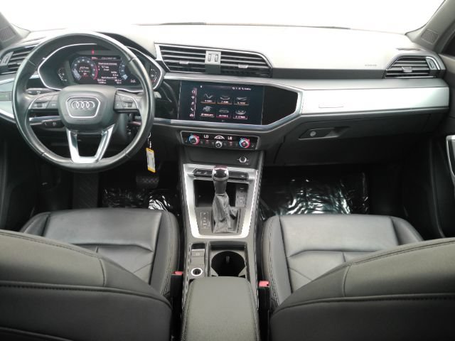 Used 2022 Audi Q3 2.0T Premium AWD/4WD image 3