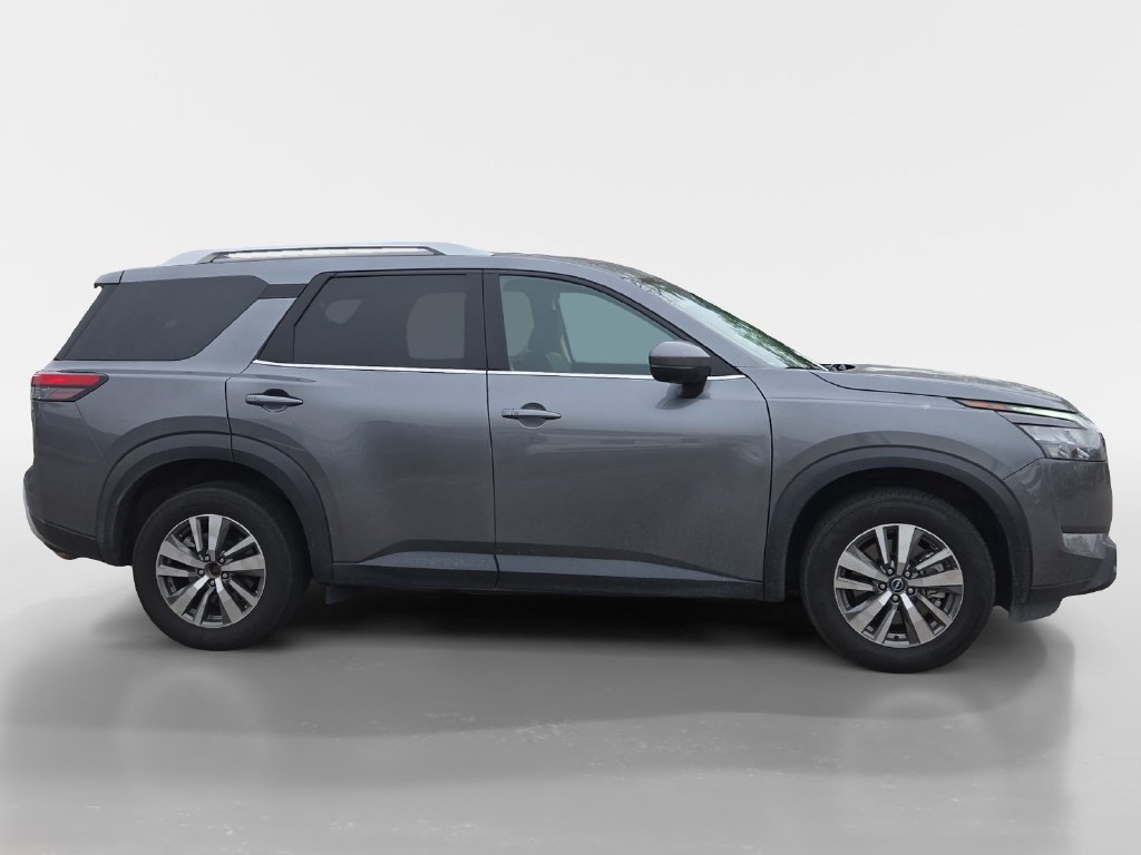 Used 2025 Nissan Pathfinder SL AWD/4WD image 6