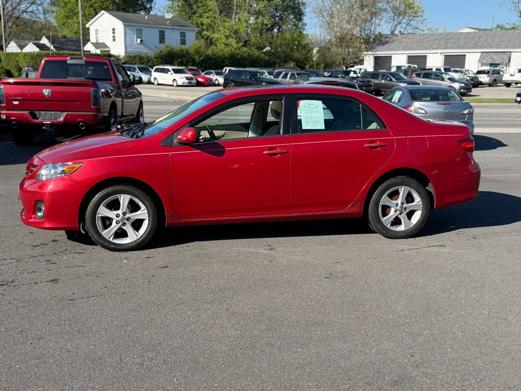 Used 2013 Toyota Corolla LE w/ Premium Pkg FWD image 2