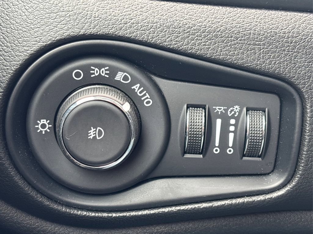 Used 2022 Jeep Renegade Latitude image 25