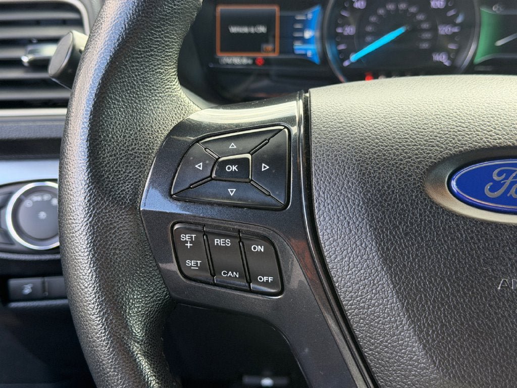 Used 2018 Ford Explorer XLT w/ Equipment Group 201A AWD/4WD image 16