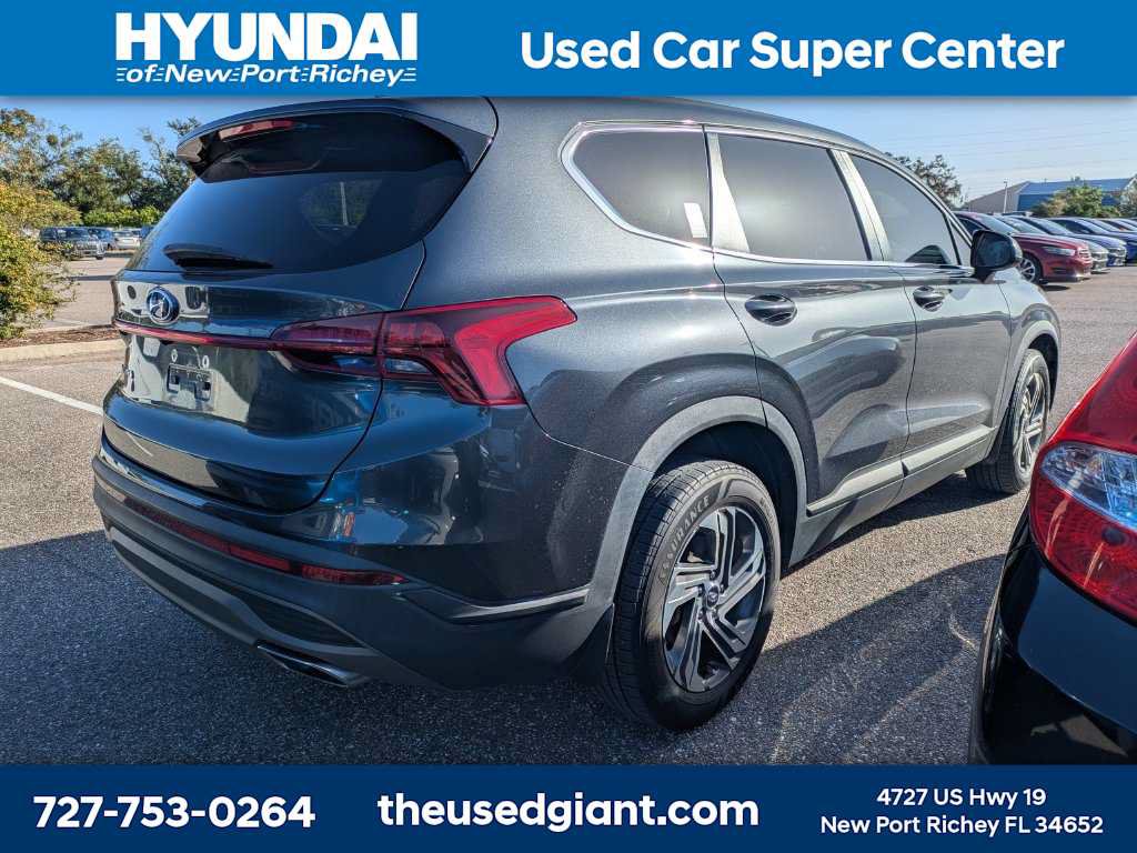 Used 2023 Hyundai Santa Fe SE FWD image 2
