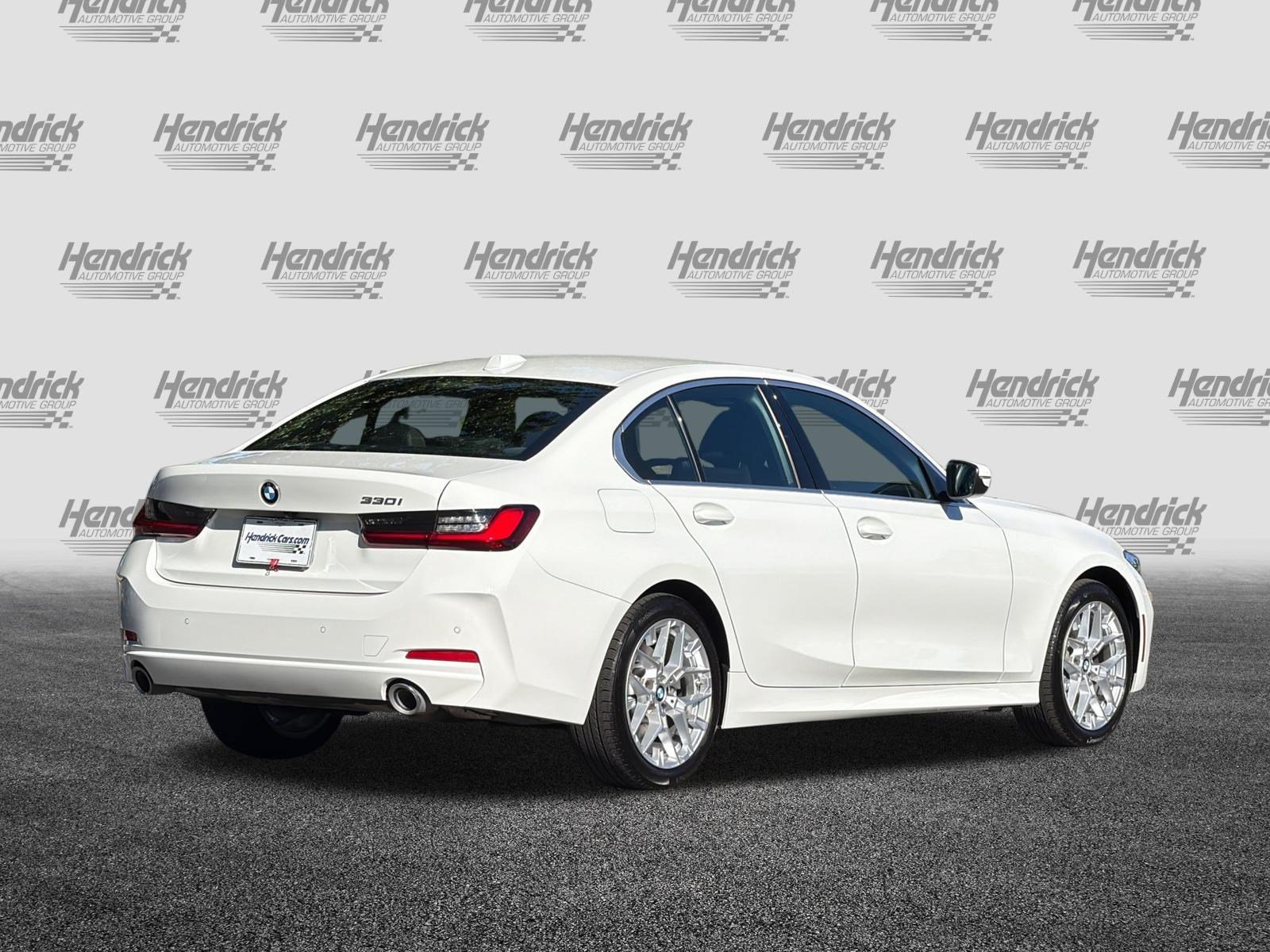 Used 2025 BMW 330i Sedan w/ Premium Package RWD image 5