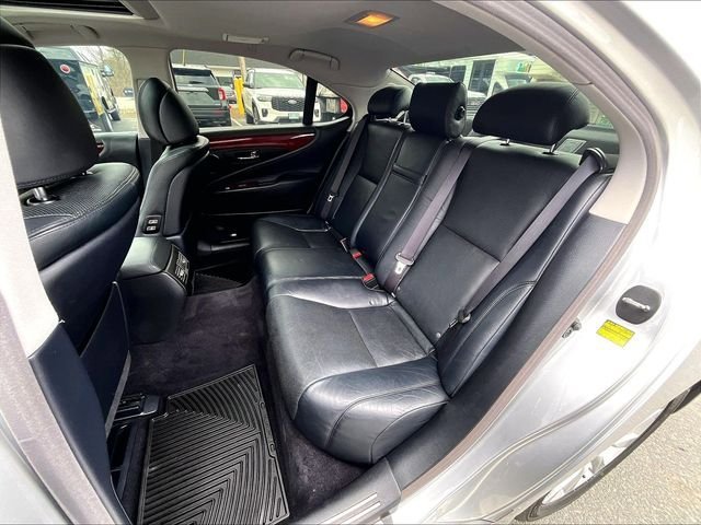 Used 2011 Lexus LS 460 AWD w/ Luxury Value Edition image 22