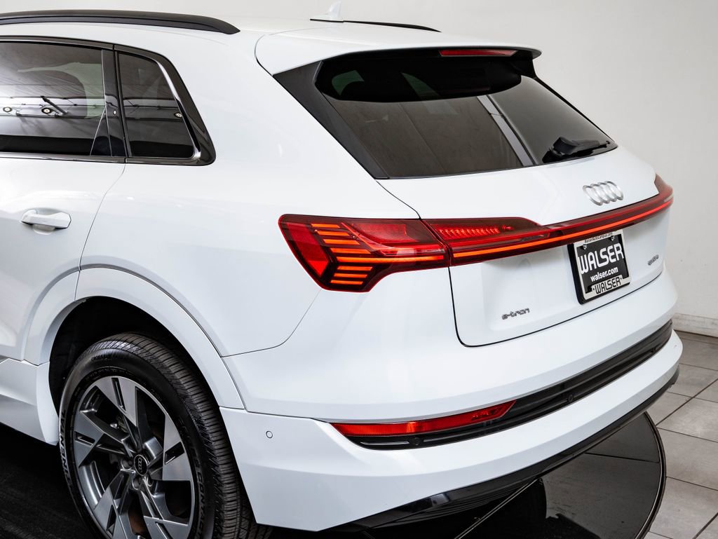 Used 2021 Audi e-tron Premium w/ Convenience Plus Package AWD/4WD image 19