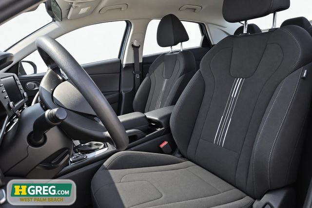 Used 2022 Hyundai Elantra SEL w/ Preferred Accessory Package FWD image 10