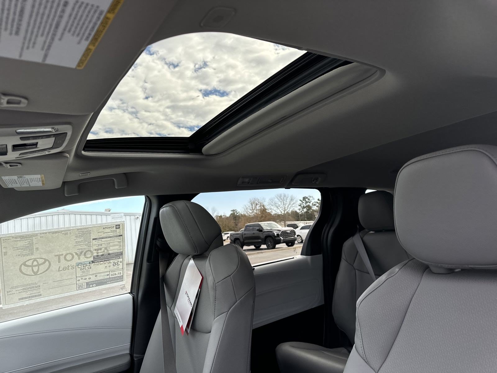 New 2025 Toyota Sienna XLE FWD image 16