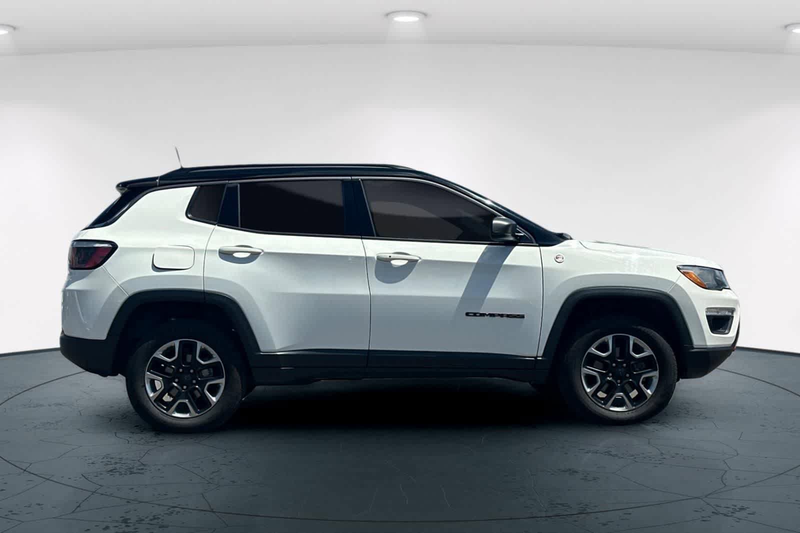 Used 2018 Jeep Compass Trailhawk w/ Cold Weather Group AWD/4WD image 6