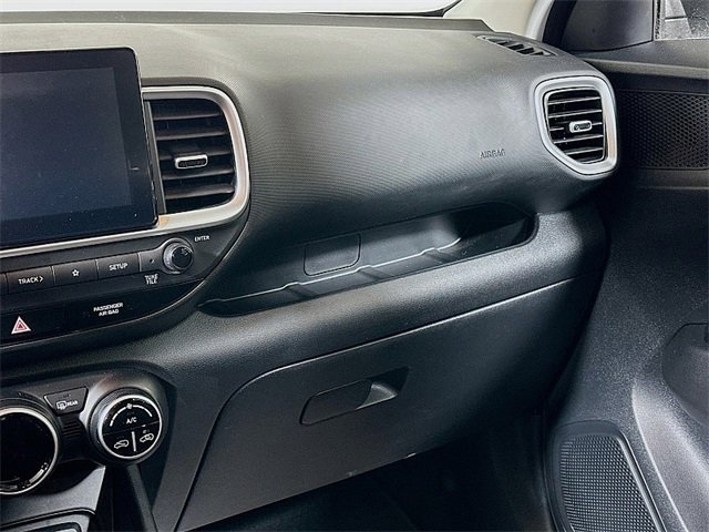 Certified 2025 Hyundai Venue SEL FWD image 21