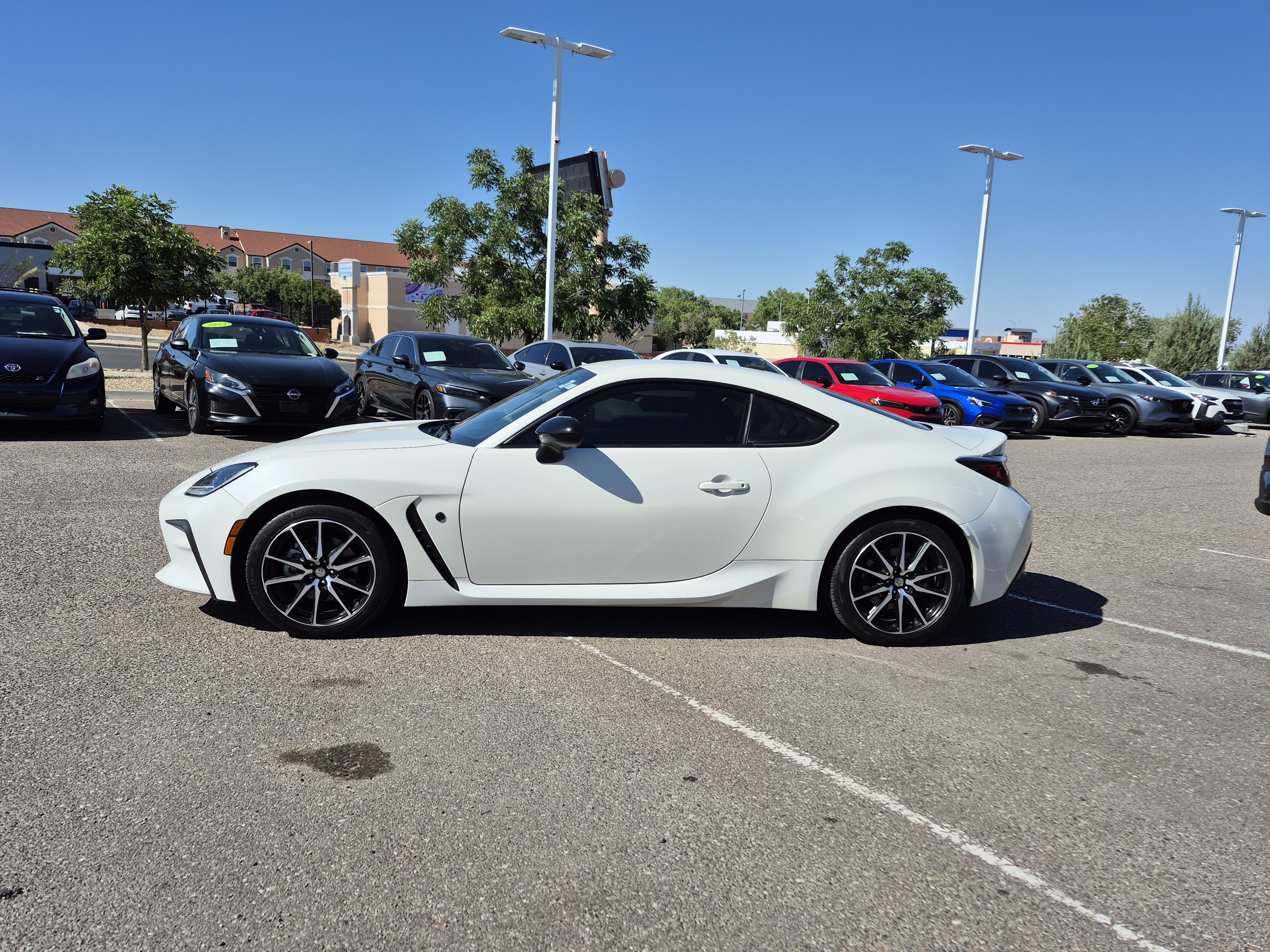 Used 2023 Toyota GR86 RWD image 2