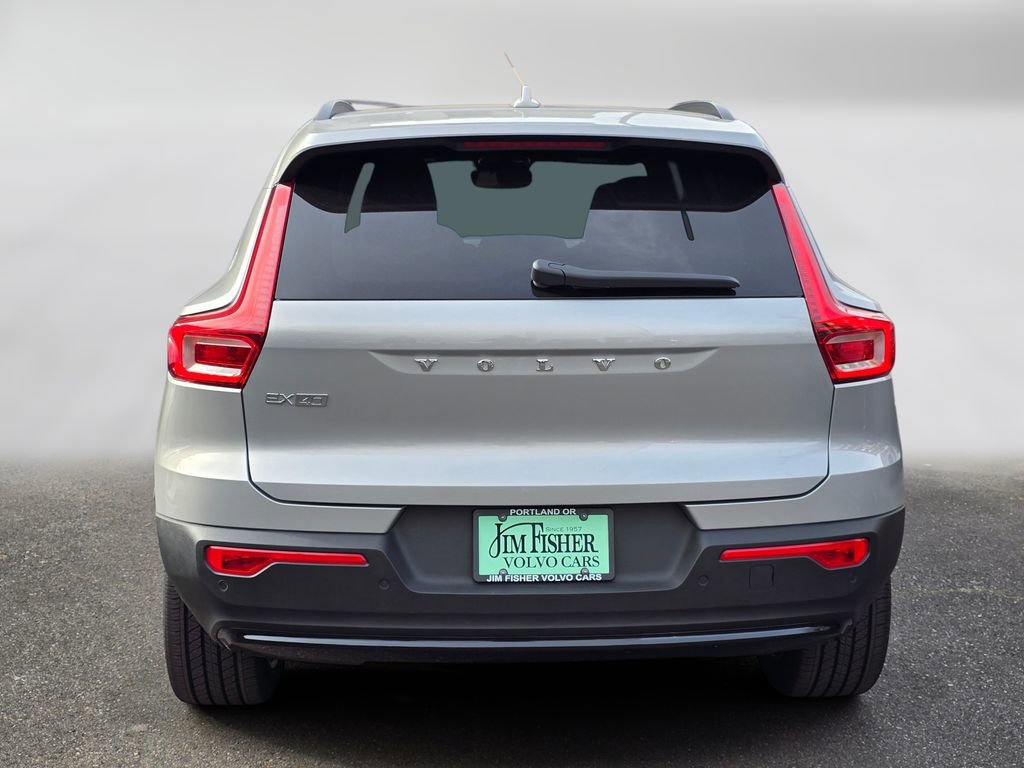 New 2025 Volvo EX40 Core w/ Climate Package image 4
