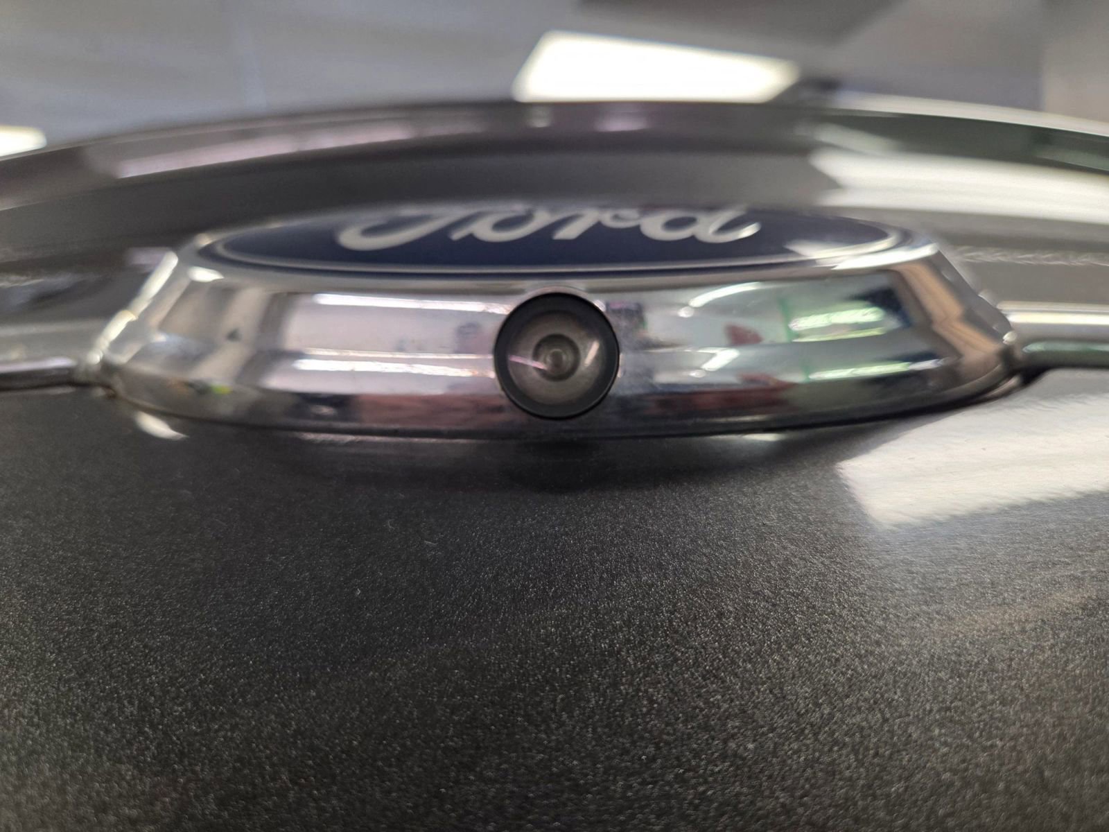 Used 2016 Ford Taurus Limited w/ Equipment Group 301A image 10