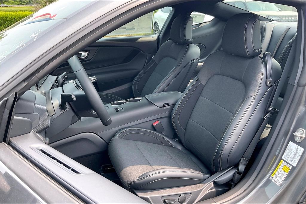 New 2025 Ford Mustang Coupe image 9