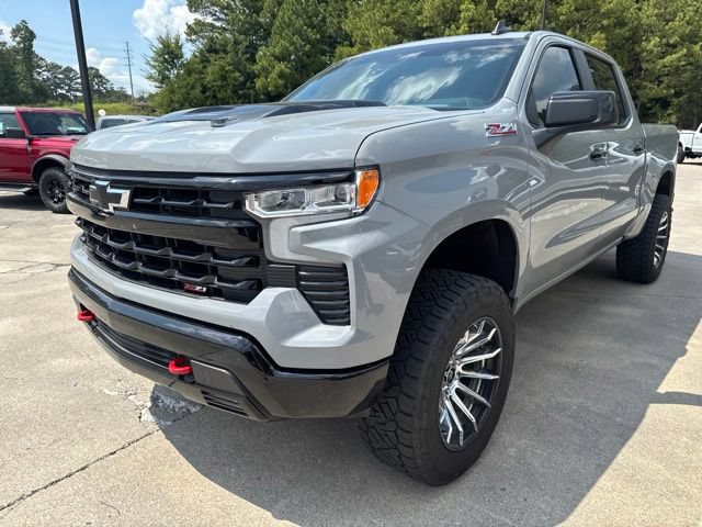 Used 2024 Chevrolet Silverado 1500 LT Trail Boss w/ Convenience Package II AWD/4WD image 5