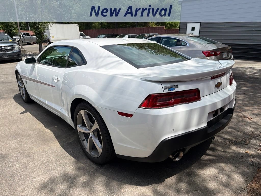 Used 2015 Chevrolet Camaro LT w/ Commemorative Special Edition RWD image 10