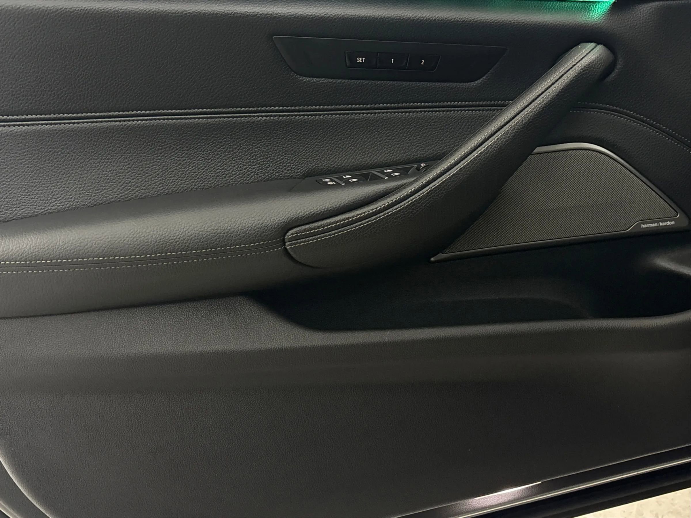 Used 2019 BMW 540i xDrive w/ Executive Package image 26