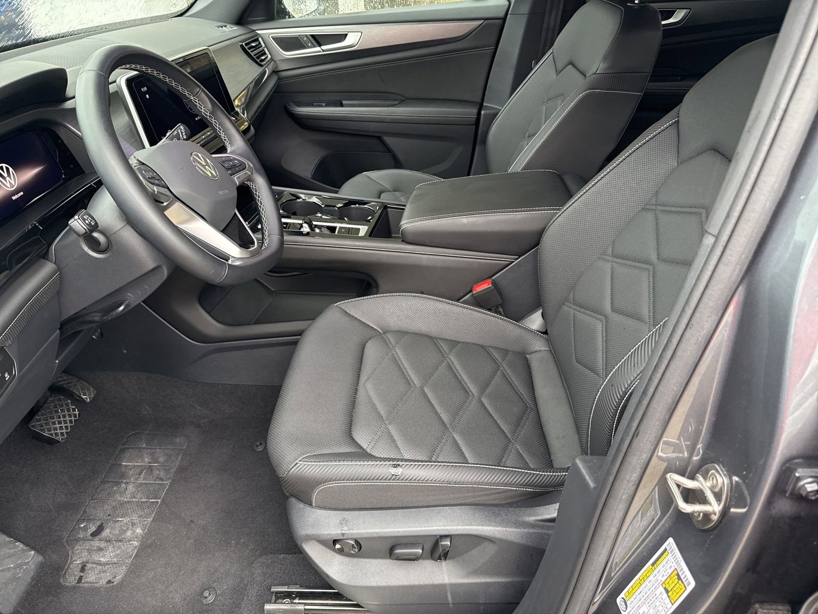 Used 2025 Volkswagen Atlas Cross Sport SE FWD image 11
