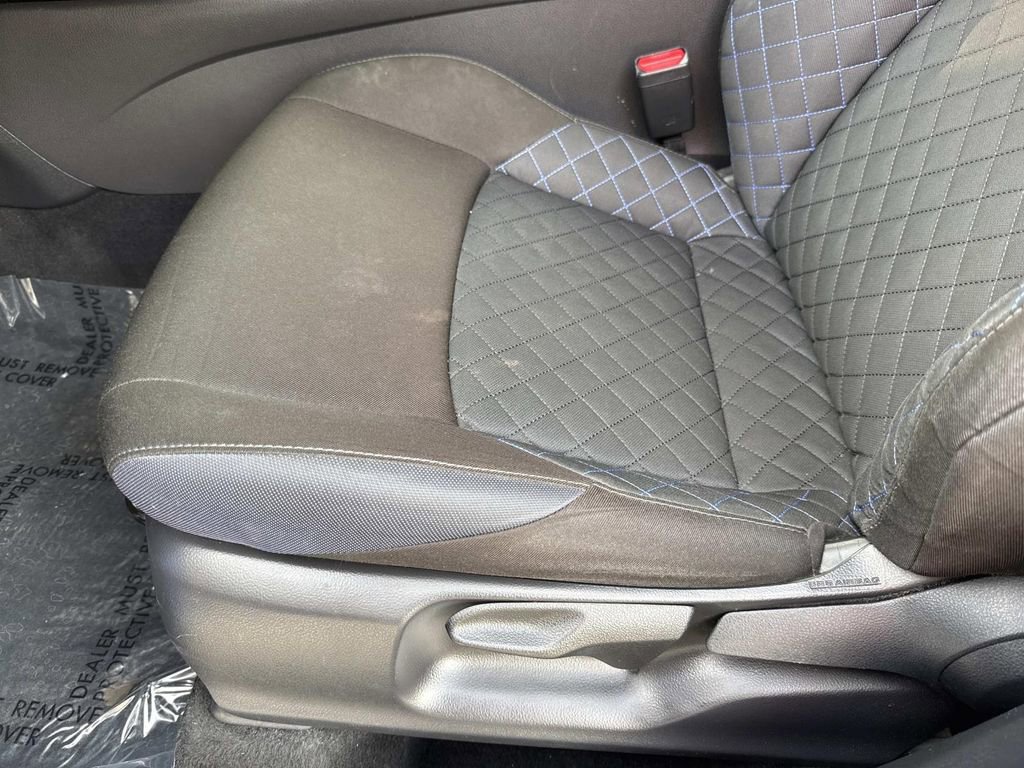 Used 2020 Toyota C-HR XLE image 27