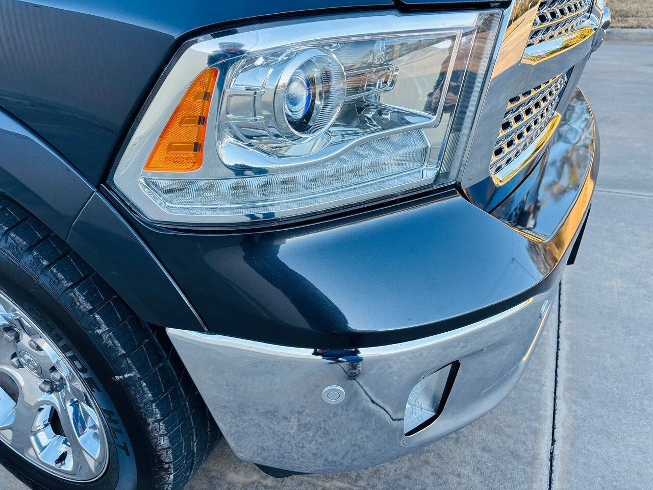Used 2017 RAM 1500 Laramie w/ Convenience Group AWD/4WD image 13