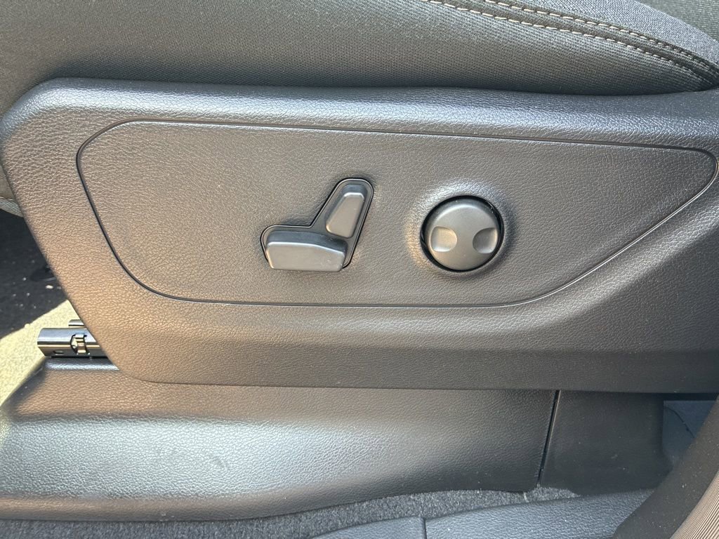 New 2026 RAM 1500 4x4 Crew Cab image 19