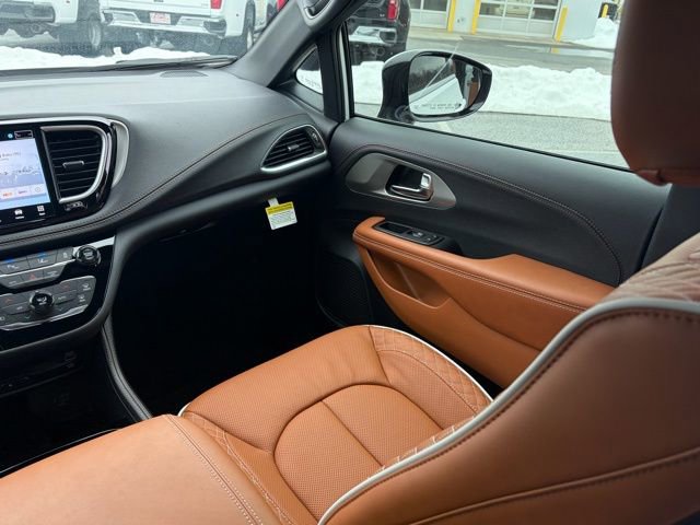 New 2026 Chrysler Pacifica Pinnacle AWD/4WD image 40