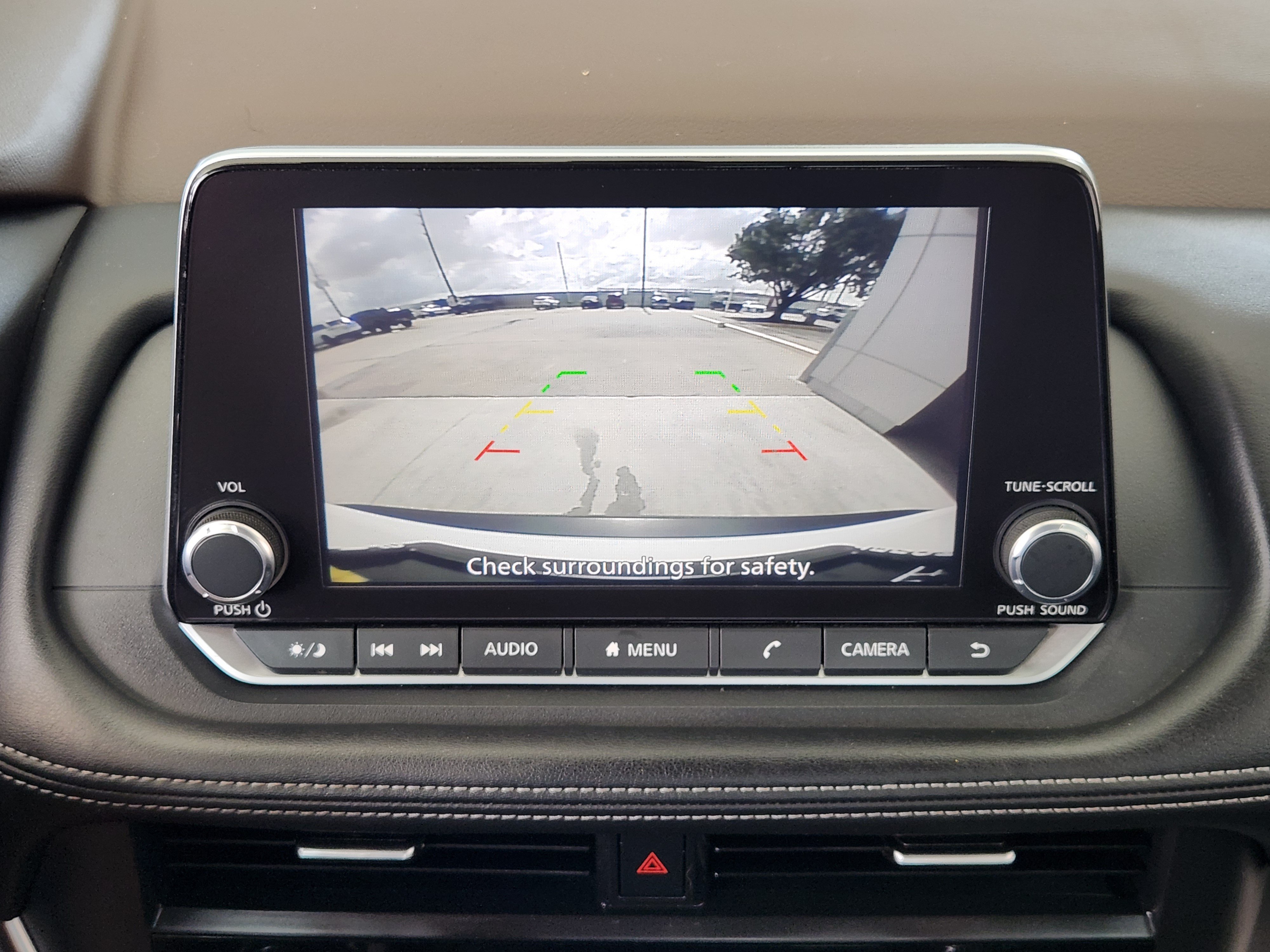 Used 2023 Nissan Rogue S AWD/4WD image 18