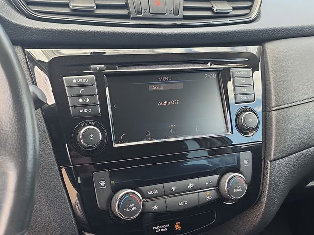 Used 2018 Nissan Rogue SV image 16