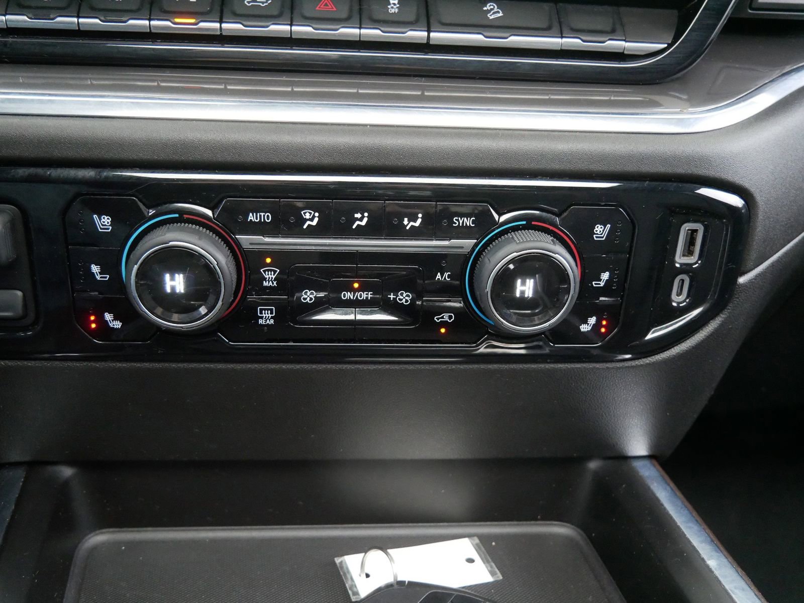 Used 2024 Chevrolet Silverado 2500 High Country w/ Technology Package image 22