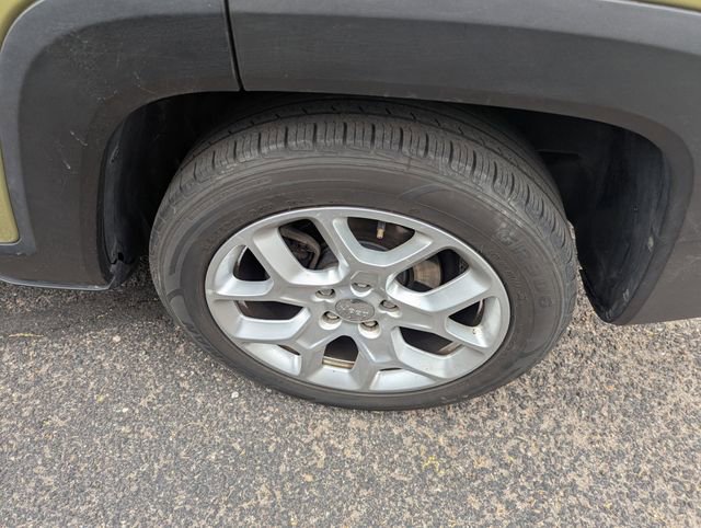 Used 2015 Jeep Renegade Latitude image 10