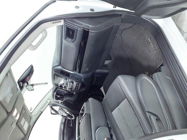 Used 2023 Nissan Titan SV image 32