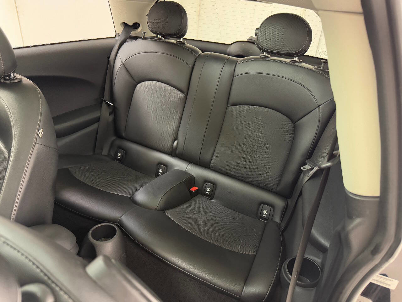 Used 2015 MINI Cooper 2-Door Hardtop image 27