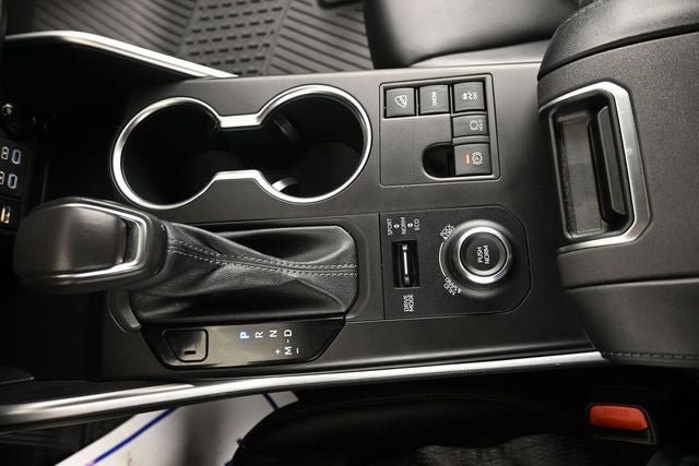 Used 2024 Toyota Highlander XSE AWD/4WD image 27