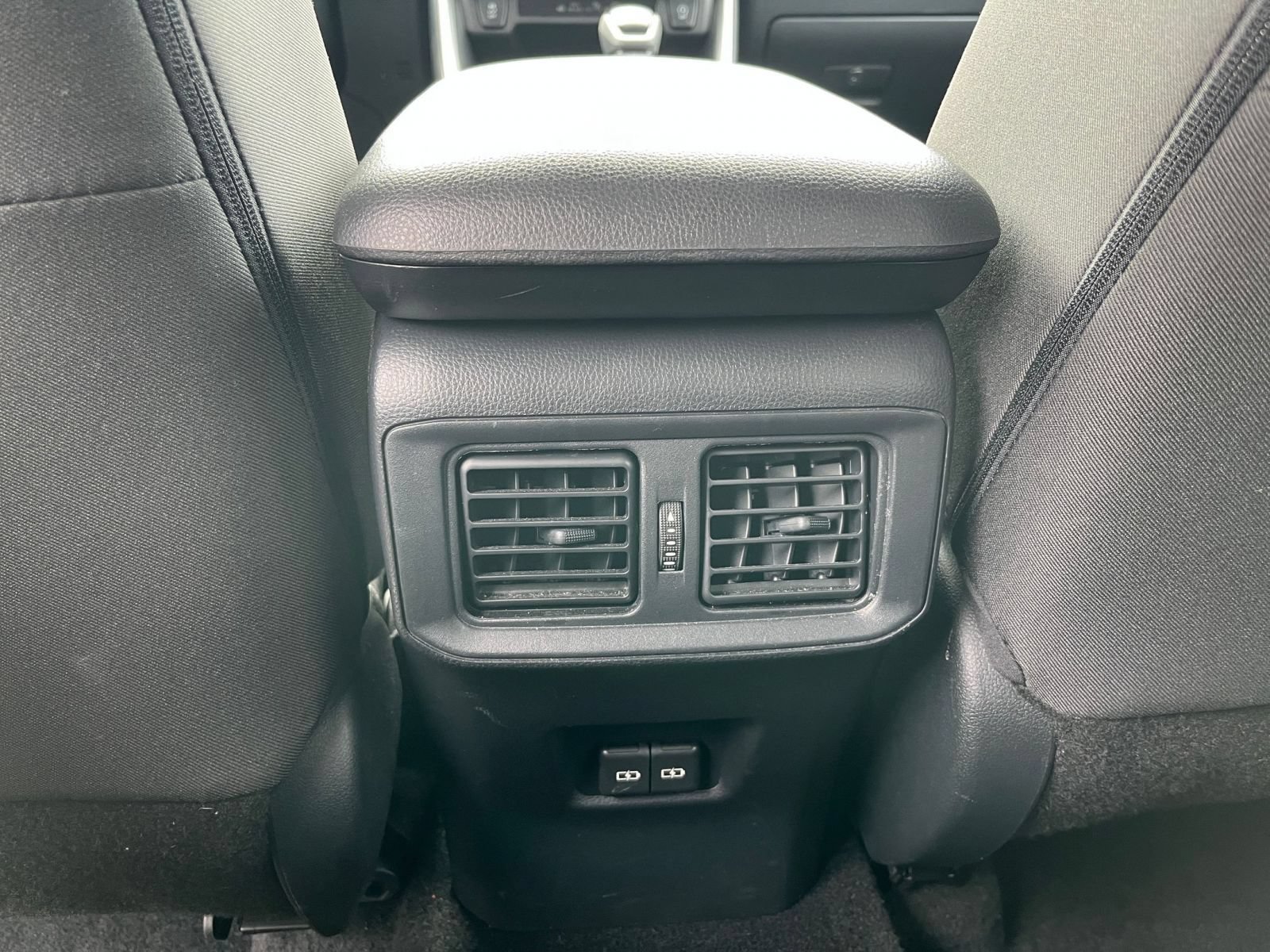 Used 2025 Toyota RAV4 XLE w/ Convenience Package AWD/4WD image 25
