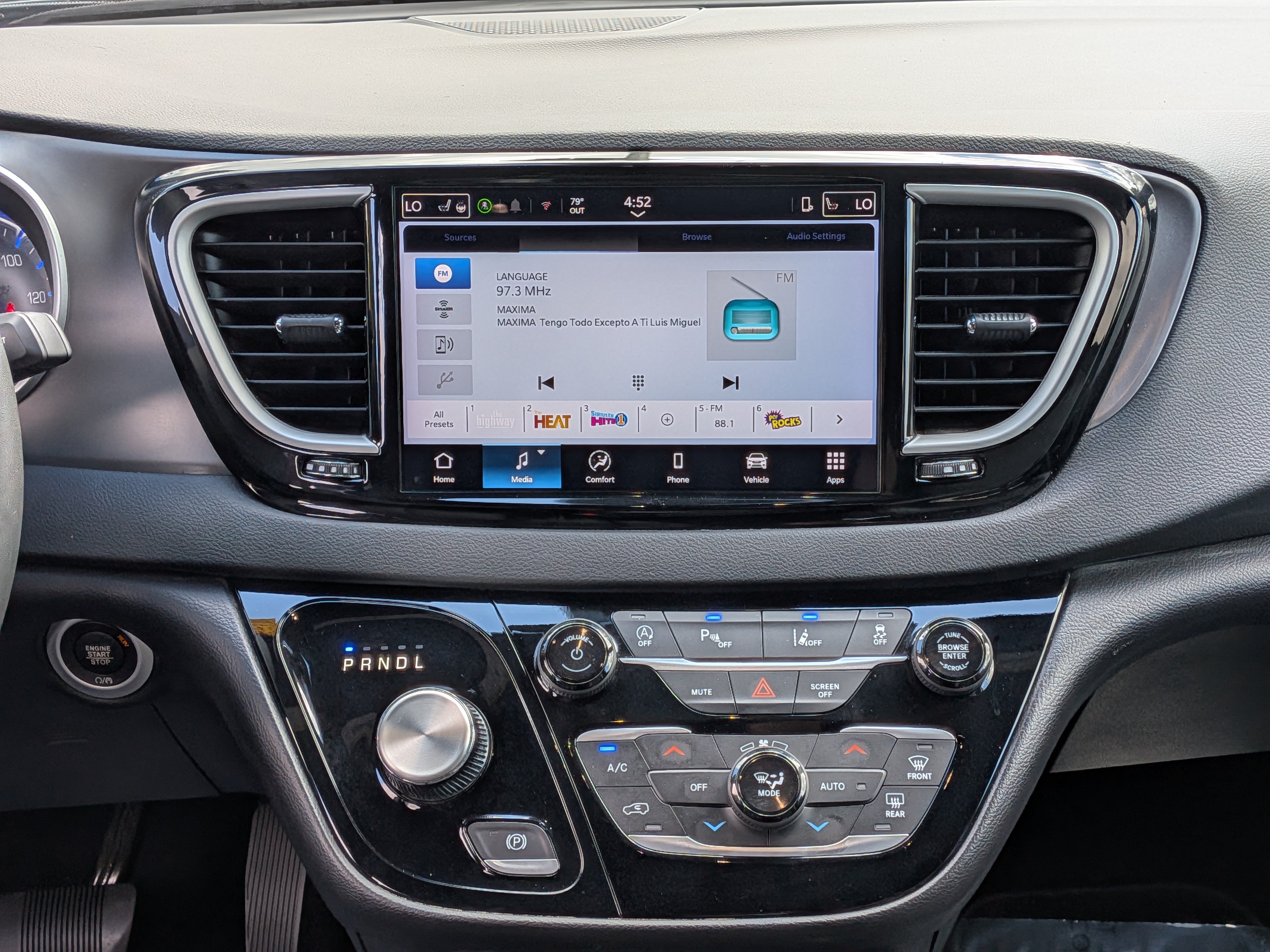 Used 2025 Chrysler Pacifica Select FWD image 20