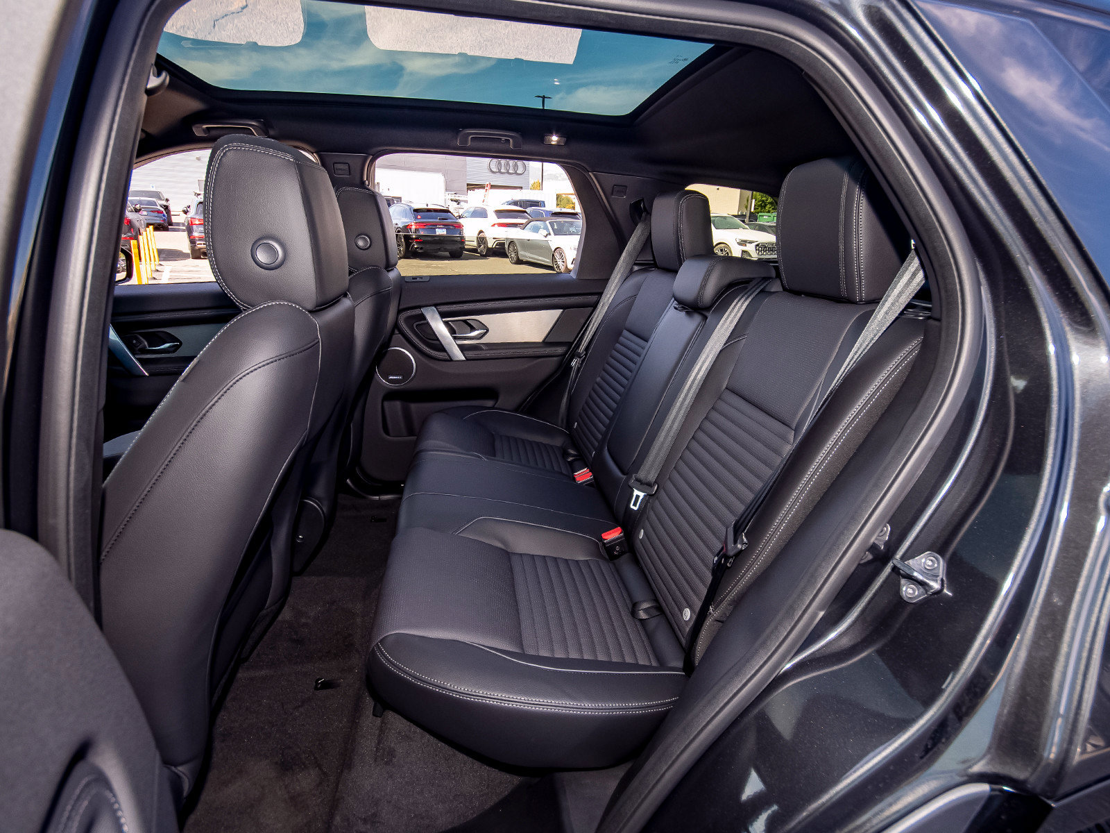 New 2026 Land Rover Discovery Sport Landmark AWD/4WD image 45