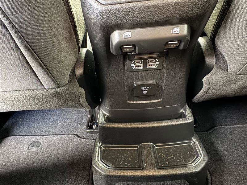 Used 2024 Jeep Wrangler Unlimited Sahara AWD/4WD image 37