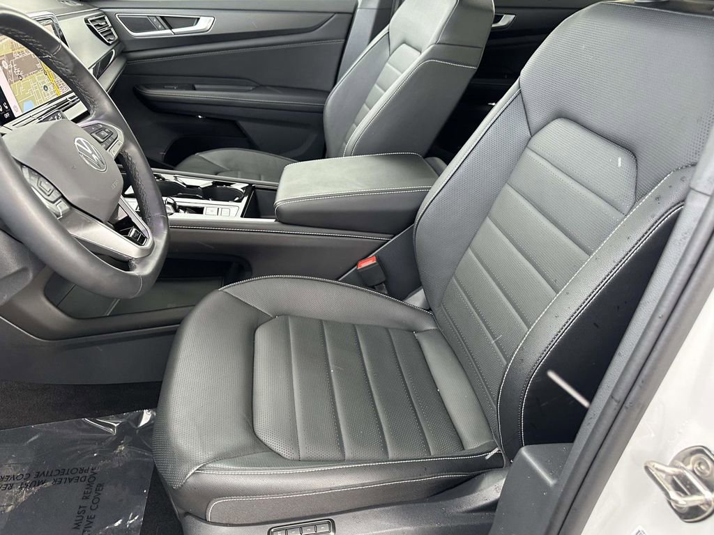 Certified 2025 Volkswagen Atlas Cross Sport SEL R-Line image 21