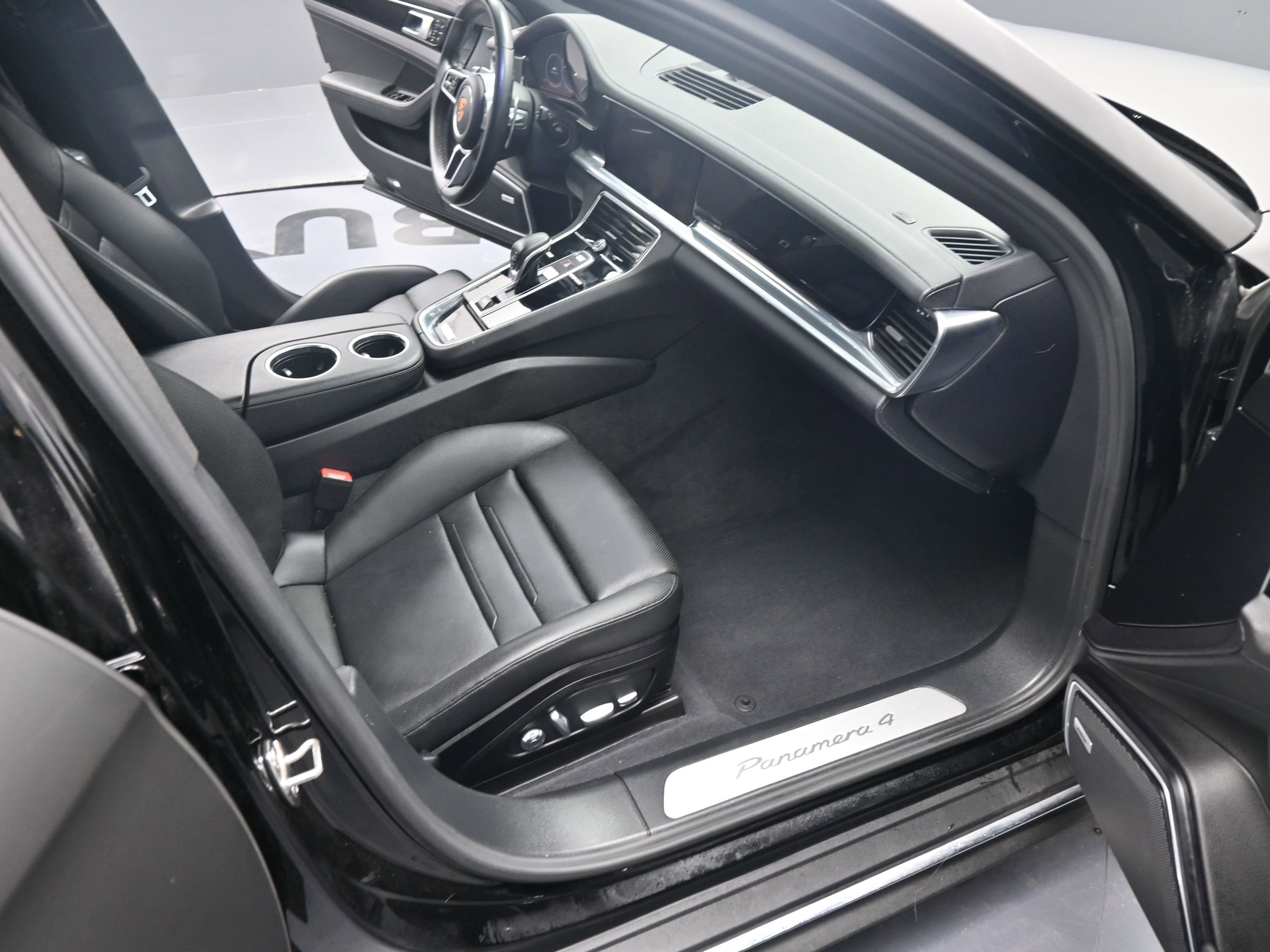 Used 2018 Porsche Panamera 4 Executive image 20