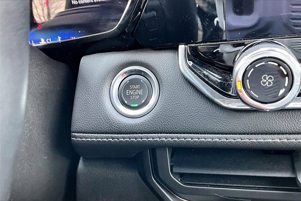 Used 2024 Chevrolet Colorado LT image 26